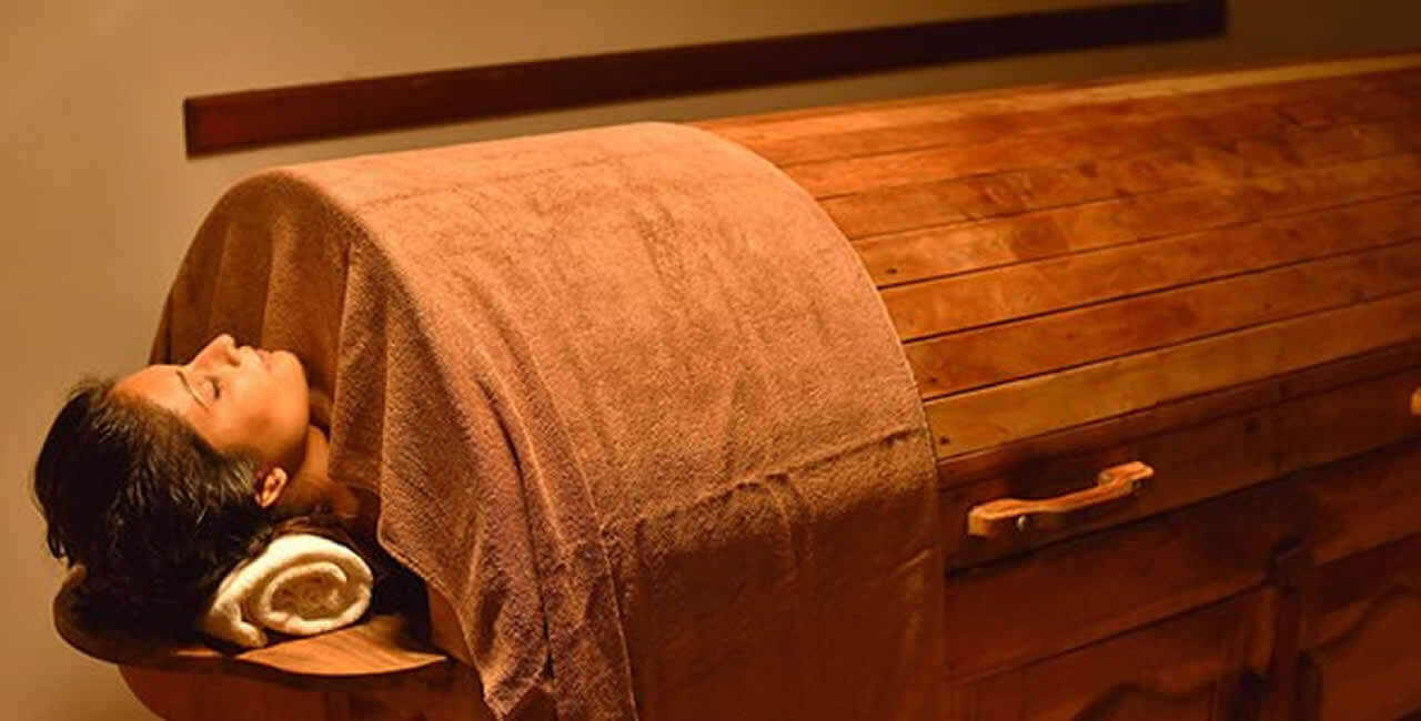 Swedana, sauna herbal ayurvédica con vapor